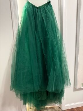 $295.00 NWOT Oyemwen A-Line emerald green tulle maxi skirt 2X Lane Bryant Torrid